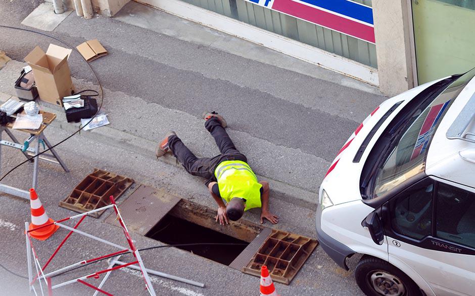 comment déboucher un évier Courbevoie